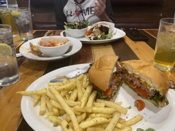 American burger & Chicken schwarma