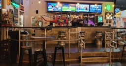 Pit Road Bar & Grill Bar Area