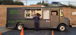 Areyto Food Truck in parking lot