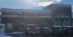 Outside view in the winter at Tandoori Oven