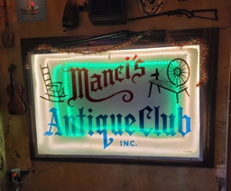 Manci's Antique Club