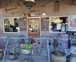 Manci's Antique Club
