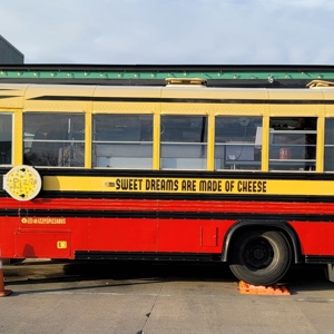 Izzy's Pizza Bus