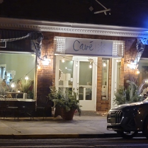 Cavé Bistro